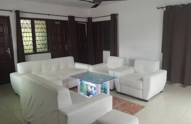 3 bedroom shared apartment in a safe vicinity