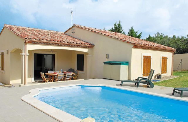 3 bedroom stunning home in Pomas