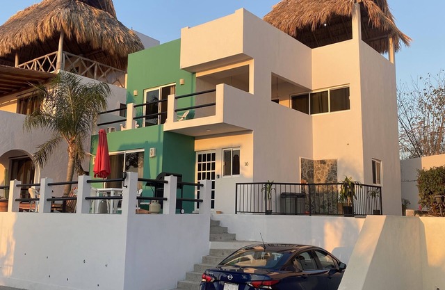 3 Bedroom Villa with Rooftop Plunge Pool, Starlink Wi-Fi