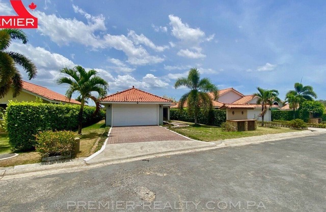 3-BEDROOM VILLA – GATED COMMUNITY - CORONADO