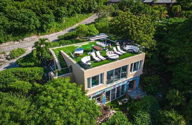 3 Bedroom with spectacular views over Nail Bay - POOL *New to VRBO*