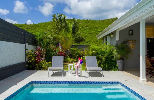 3 bedrooms villa at Marigot 150 m away from the beach with private pool enclosed garden and wifi