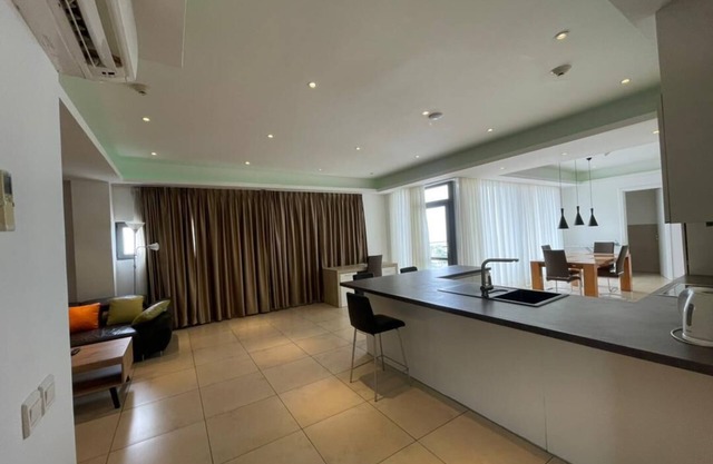 3 BR Apartment With Ocean View In Popular Osu