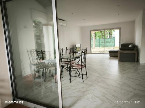 3 chambres en collocation ou maison entière avec piscine