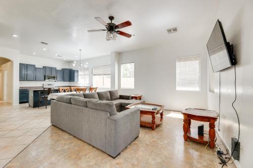 3 Mi to SanTan Village Home with Covered Patio