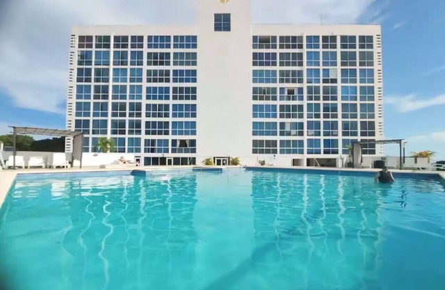 3 Min to the Beach | Comfortable Suite with Pool