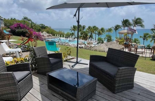 3-person studio deck 15m2 facing Le Diamant