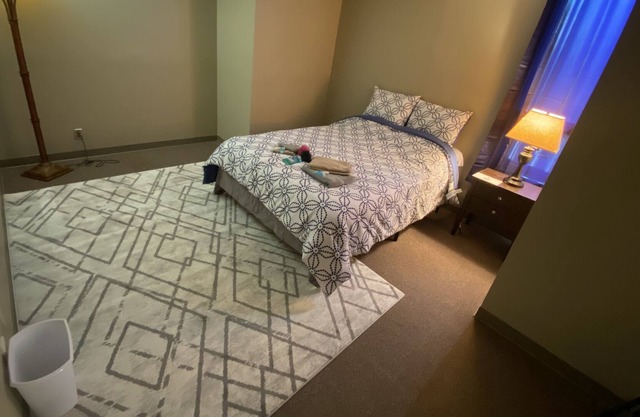 #3 Private bedroom near Downtown Anchorage
