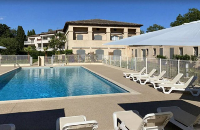 3-room apartment near the sea - luxury residence