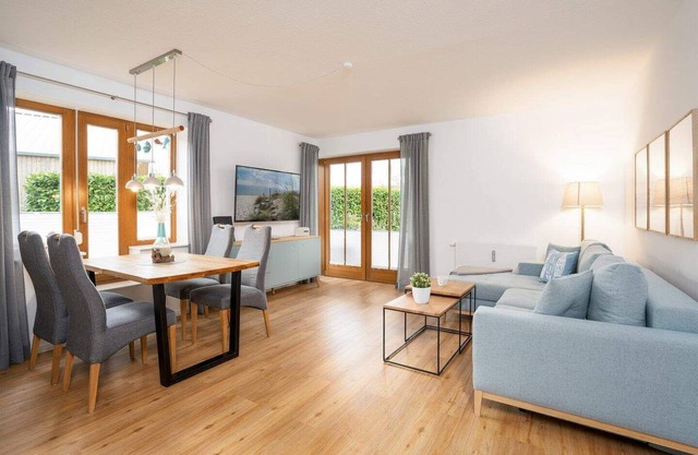 3 room terrace apartment near the beach