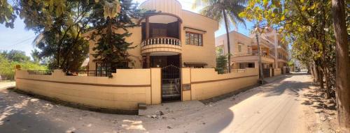 3 Spacious AC Bedroom Luxurious Peaceful Bungalow