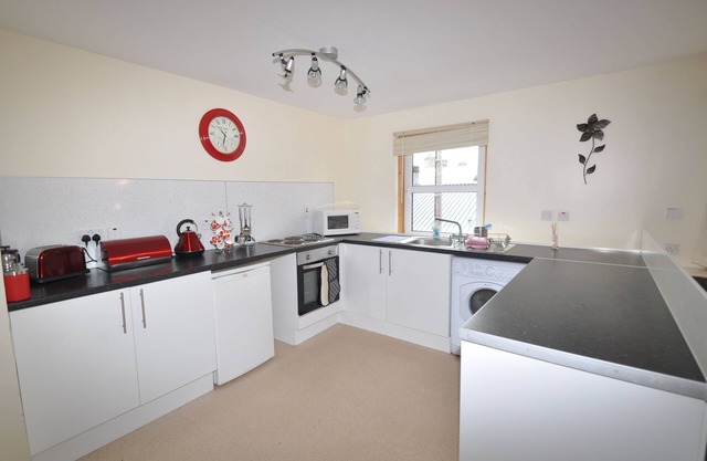 3 Varis Apartments