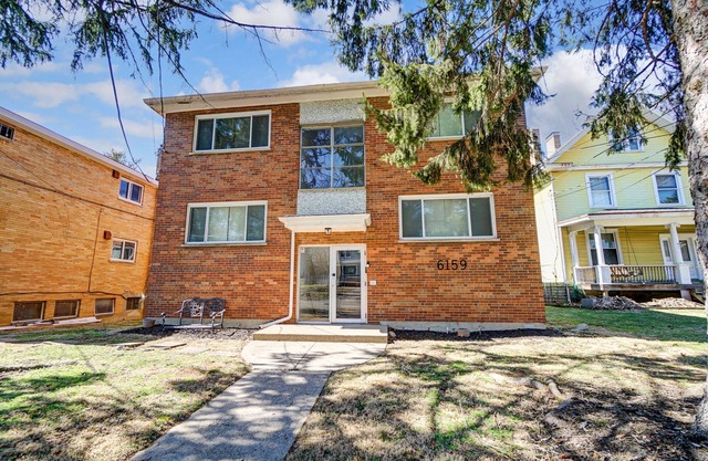 30 Day + Stay Blossom Suite w/Fireplace & Wet Bar in Pleasant Ridge