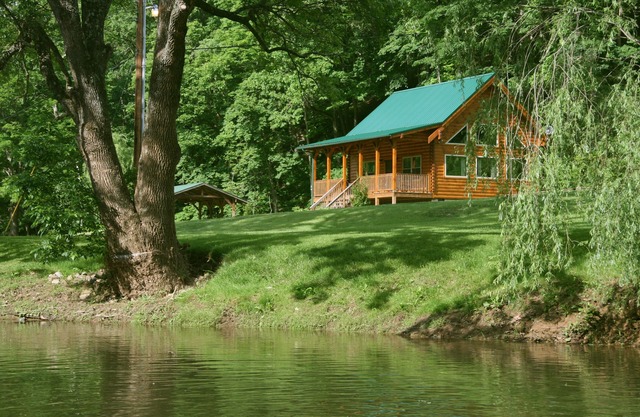 30 min from Blacksburg - Bear Foot Cabin on Walker Creek