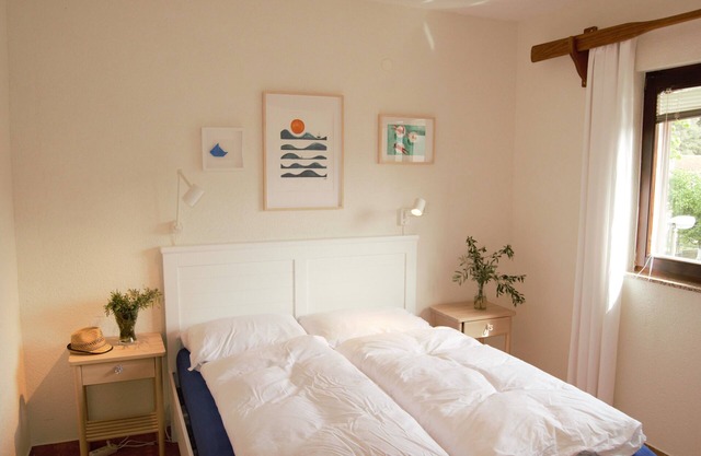 300 meters to the beach, with sea view and garden