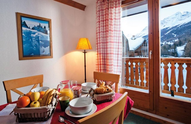 300m from resort center, fitness, swimming pool, balcony, tv, 32m², Val Cenis