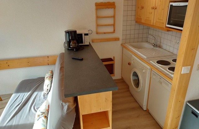 300m from ski slopes, 4th floor, view valley, tv, ski locker, 65m², Les Arcs