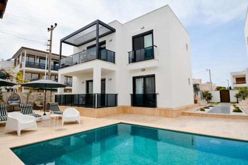 300m to Beach 2 Bedroom Upstairs Flat with Pool A2 - Yeni Dünya Bodrum