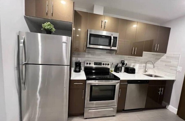 305 Cozy and lovely 1BDR apartment in Center City