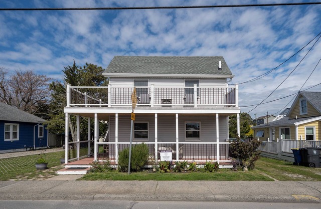 308B Savannah - 2nd floor apartment so close to the beach!