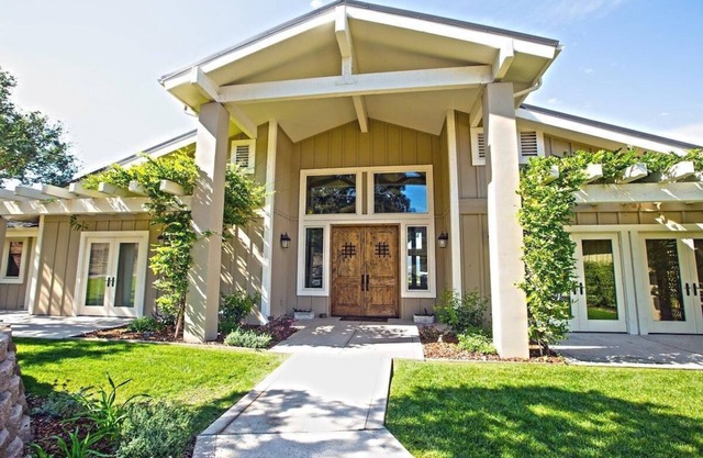 31 Day Gated Solvang Custom Craftsman Home w/Pickleball, Pool, Spa & Bocce Ball