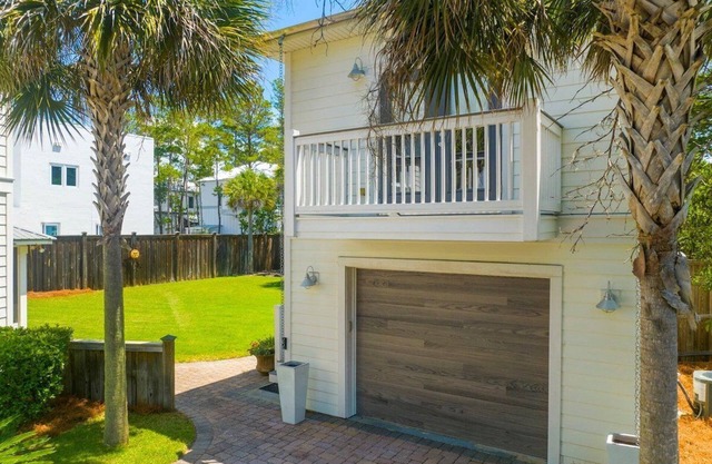 334 Seabreeze Carriage House
