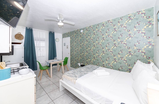 335 Ocean Walk Apartments