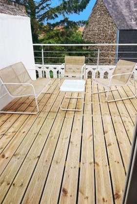 35 m2 charmant plus 30 M2 de terrasse Accès jardin SPA