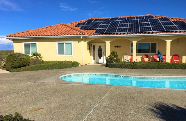 360 Degree Hilltop Vineyard Views in the Heart of the Central Coast Wine Country