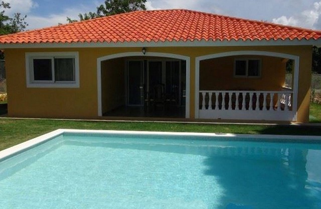 3BD kids-friendly villa with private pool, steps from Sosua International School