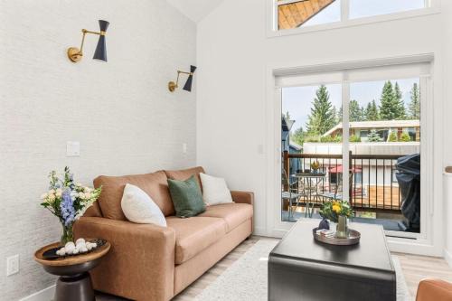 3BR Escape BBQ, Balcony, Near Banff & DT