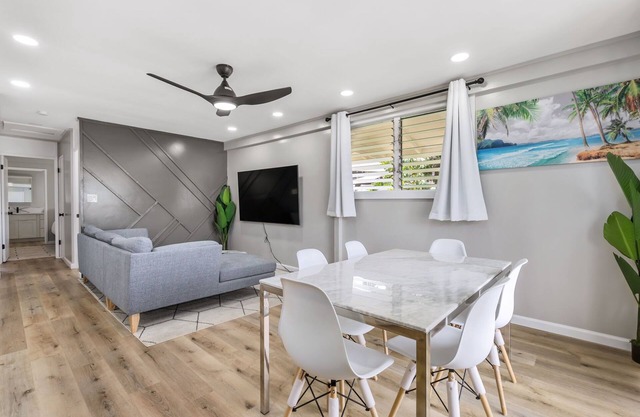 3BR Ewa Home - Walk to Beach + Upto 6, WiFi, A/C