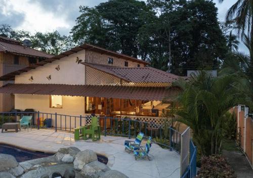 3BR Home Near Beach, Pool, Local Vibes