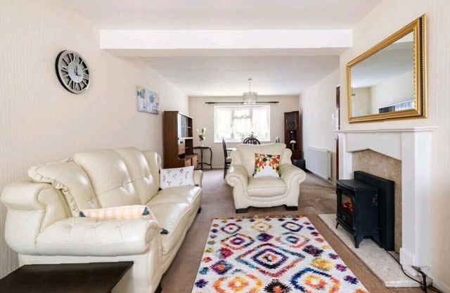 3BR House/Garden/Patio/7 Guests/Fireplace/Parking