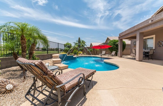 3BR 'Mesa Haven' w/Heated Pool on Prime Golf Lot. 3 King beds!