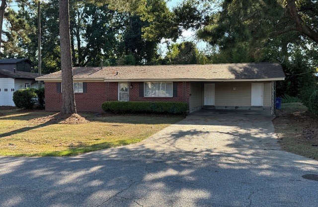 3BR Midtown Stay! Located on USM Campus! Perfect for Game Days and Getaways