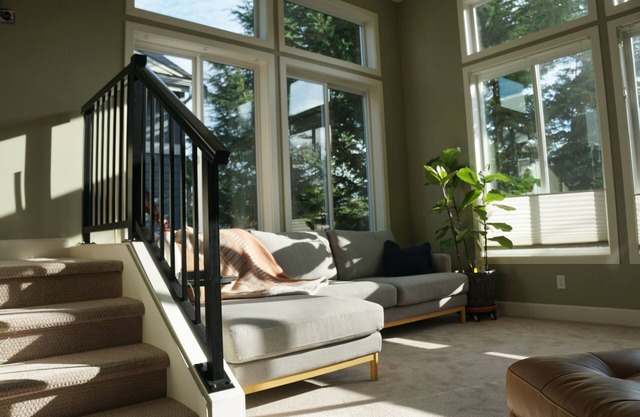 3BR Modern, Bright Seattle Townhouse, 10m drive to Downtown/Ballard/Hospitals