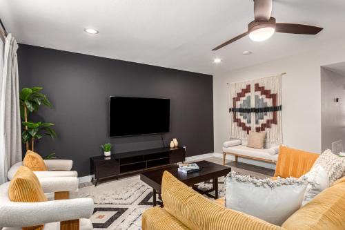 3BR Southwest Modern Haven - Old Town