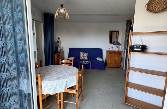 4-bed apartment in a residence with swimming pool in the Pontaillac district