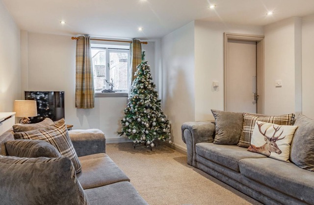 4 bedroom accommodation in Killerby, Cayton, near Scarborough