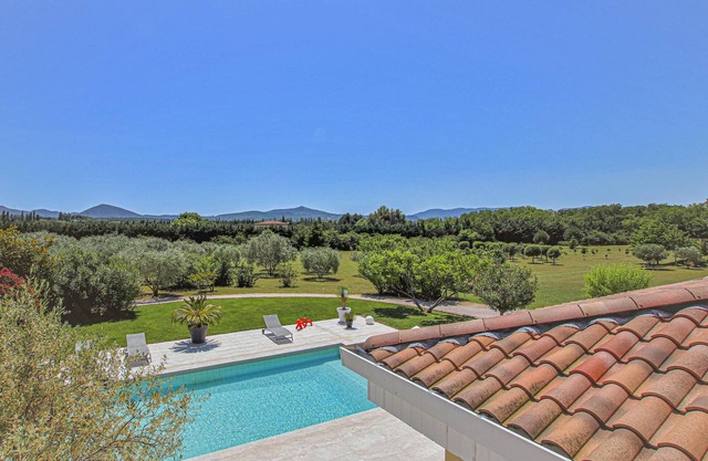 4 bedroom accommodation in Montelimar