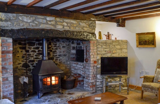 4 bedroom accommodation in Puncknowle, Dorchester