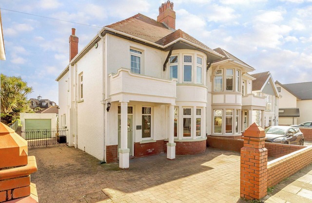 4 bedroom accommodation in Porthcawl