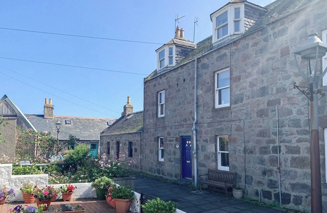 4 bedroom accommodation in Footdee, near Aberdeen