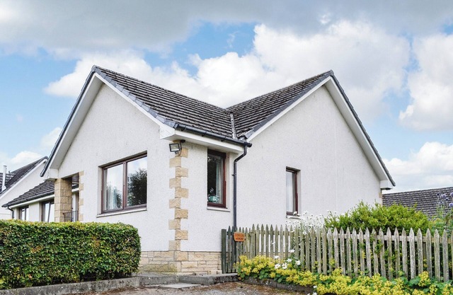 4 bedroom accommodation in Spittalfield, nr Dunkeld