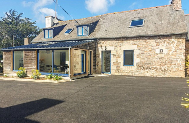 4 bedroom amazing home in Plouézec