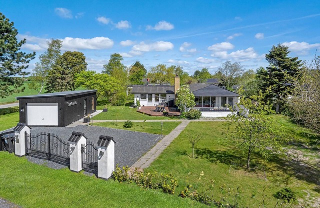 4 bedroom awesome home in Odder