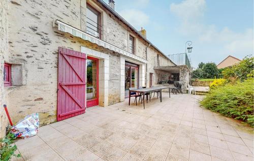 4 Bedroom Gorgeous Home In Parennes