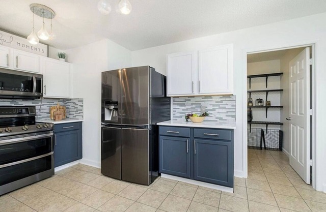 4 Bedroom House | 2 Level spacious House | Pool