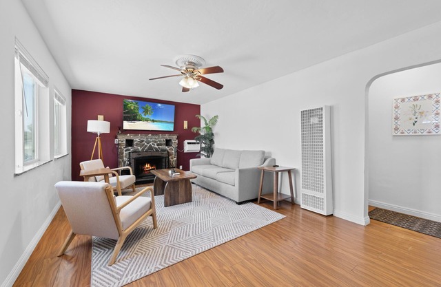 4-bedroom house in charming El Cajon with AC, WiFi